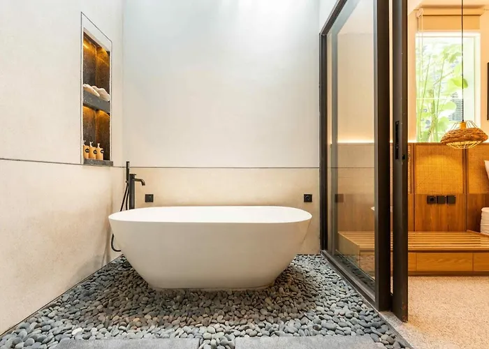 Pasisi 15 - 4br Modern Gem With Private Pool, Villa