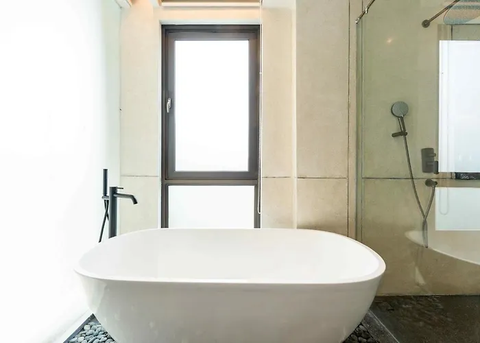 Pasisi 15 - 4br Modern Gem With Private Pool, *