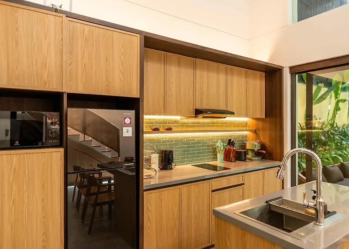 Pasisi 15 - 4br Modern Gem With Private Pool,